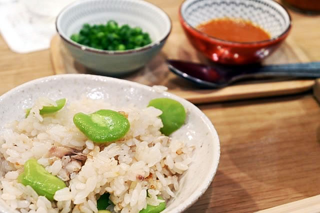 舩橋洋品店　のどぐろそらまめ炊き込みごはん　雲丹醤油味変