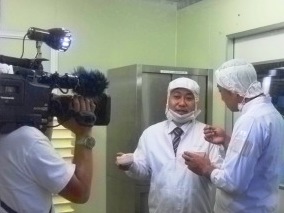 探検九州高田課長雲丹醤油の秘密の隠し味うにそぼろを工場で試食