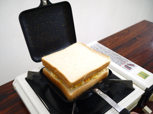 うにマヨたまご食パンかさね